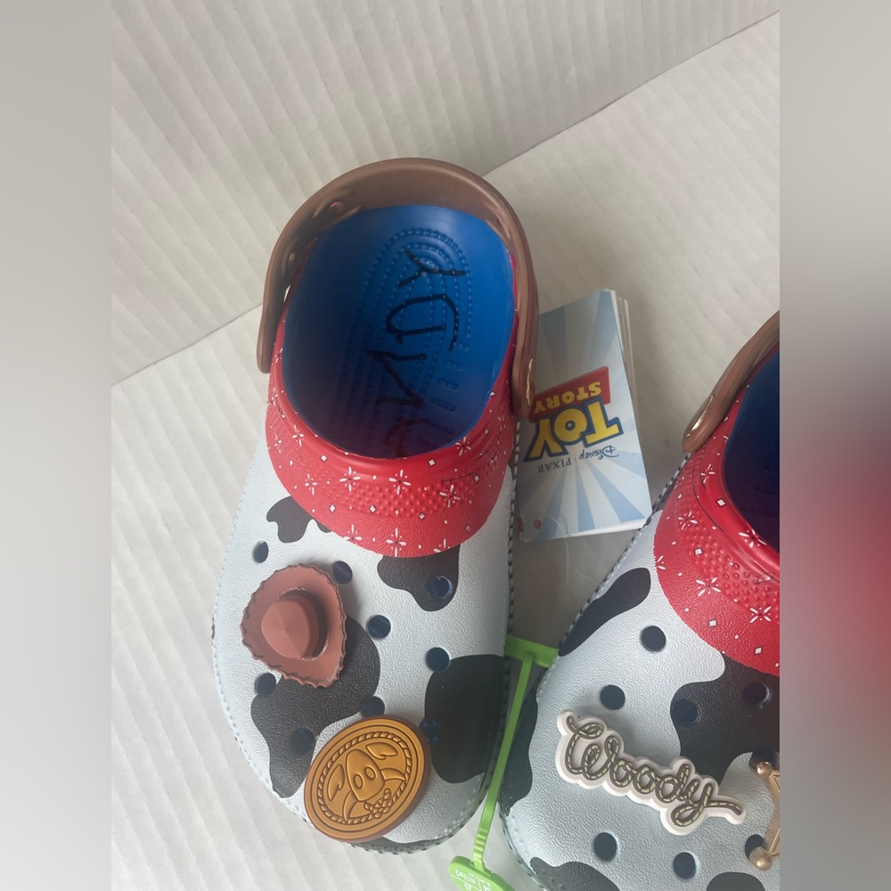 Crocs CLASSIC TOY STORY CLOG adults M2 W 4 - Picture 3 of 8